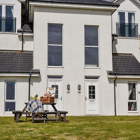 Seaviews And Hot Tub At The Fairways - Uk39821 Villa Portpatrick Eksteriør billede